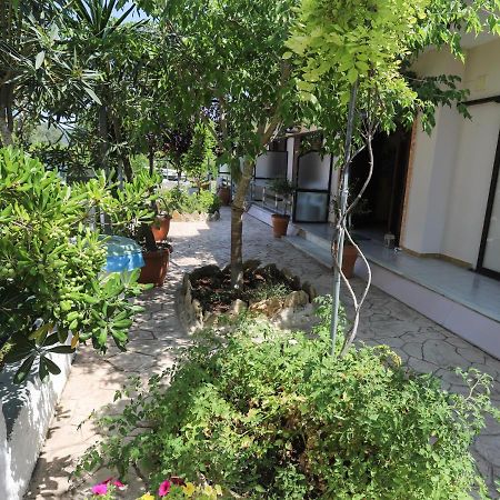 Villa Dream Garden Агиос-Георгиос Экстерьер фото