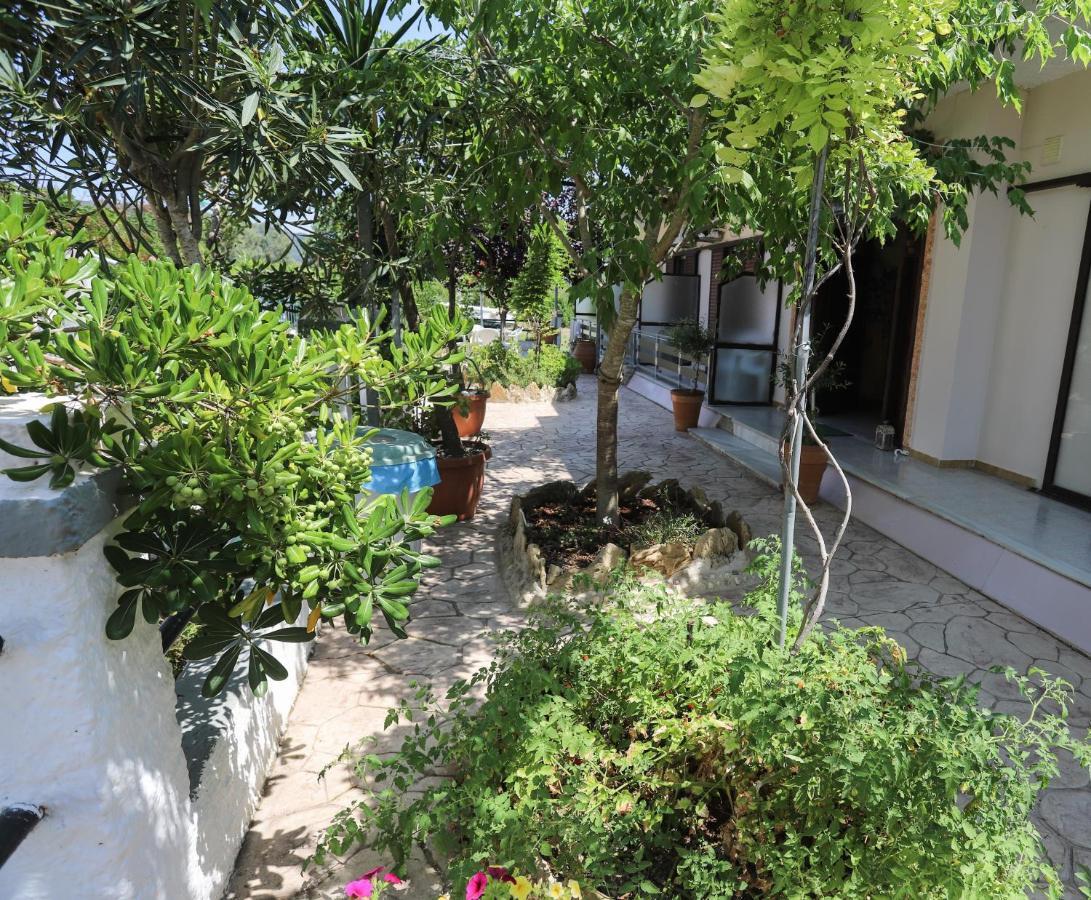 Villa Dream Garden Агиос-Георгиос Экстерьер фото